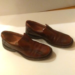 Clarks men's size 10 1/2 M brown slip on shoes